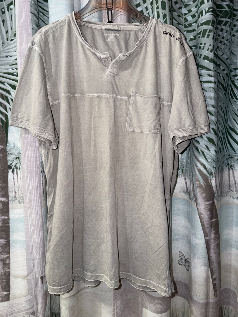 DKNY Men's Faded Taupe Short Sleeve Pocket Tee
